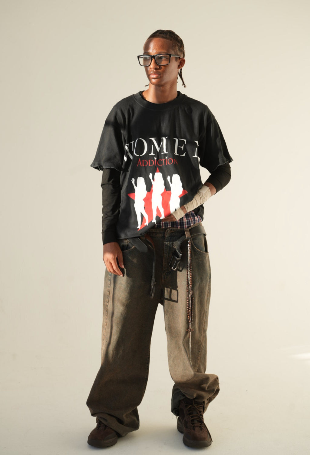 Addicted to her Tee “ black “