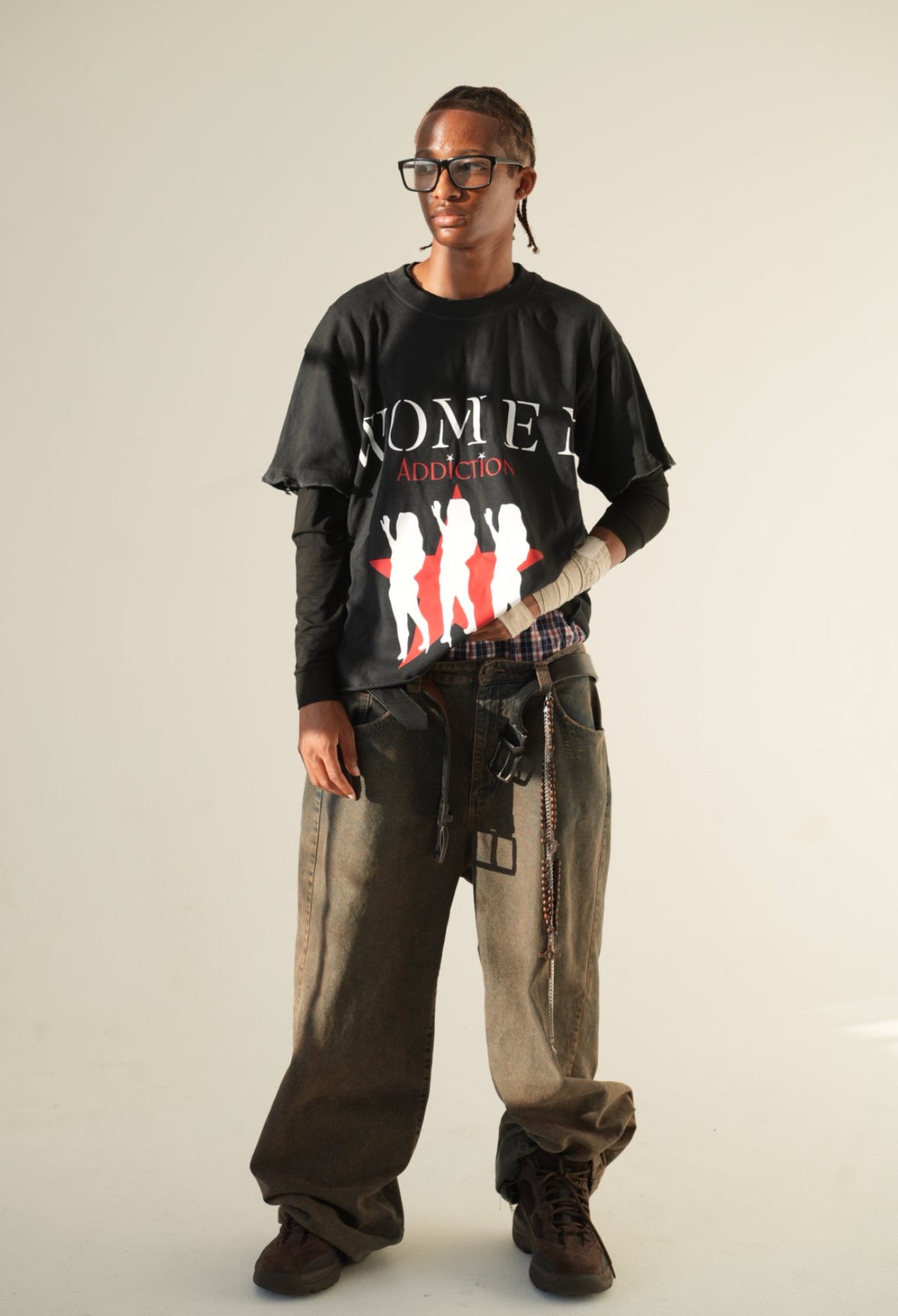 Addicted to her Tee “ black “